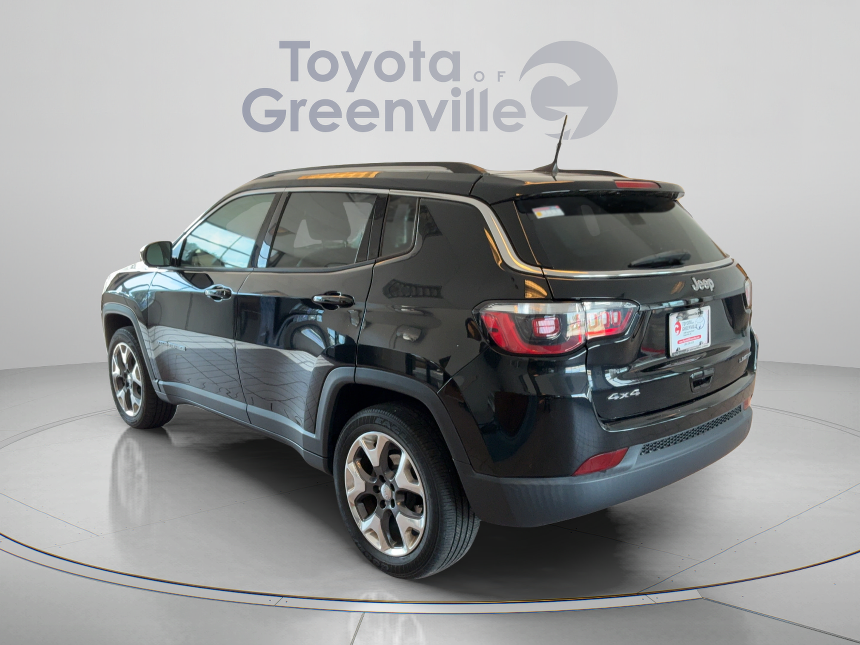 Used 2018 Jeep Compass Limited AWD/4WD image 4