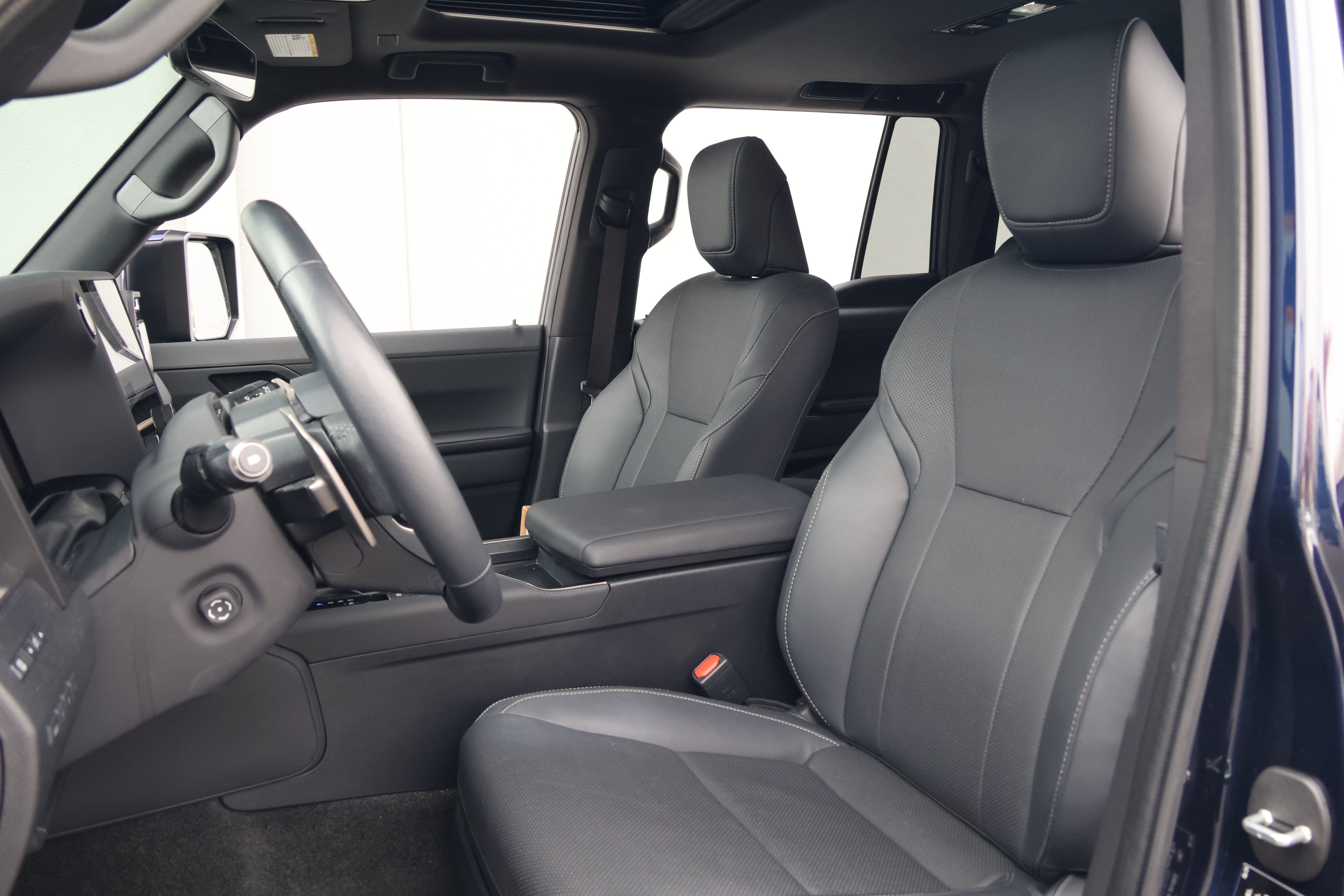Used 2024 Lexus GX 550 w/ Accessory Package (2T) AWD/4WD image 36