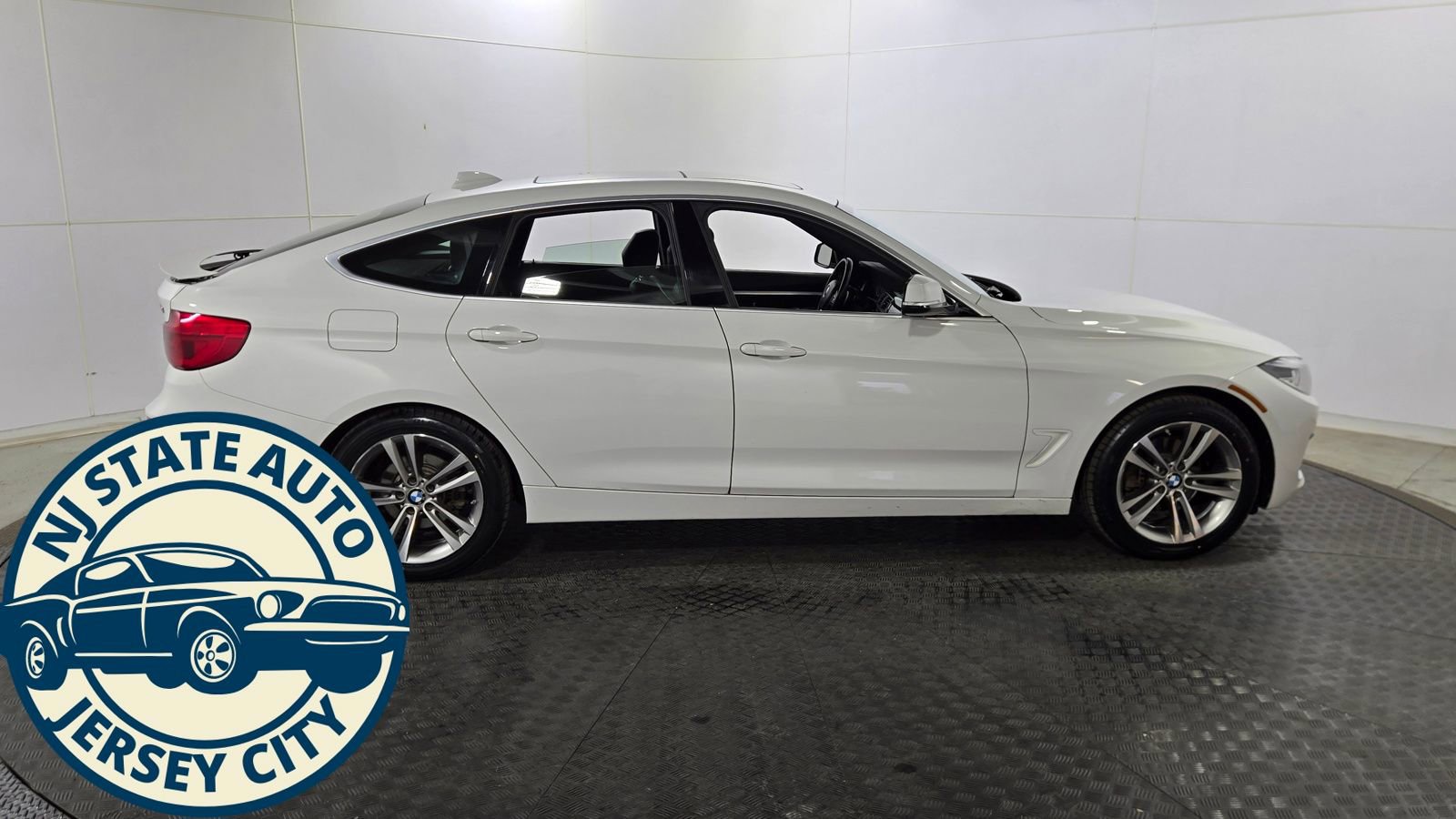 Used 2019 BMW 330i Gran Turismo xDrive w/ Convenience Package image 8