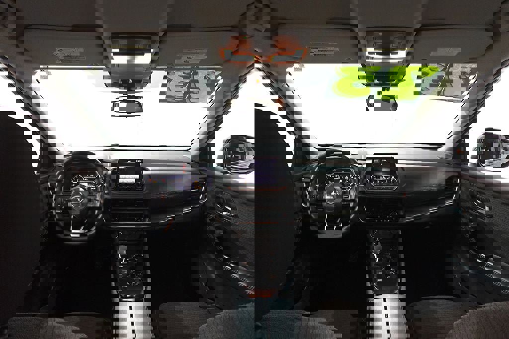 Used 2023 Nissan Rogue SV image 7