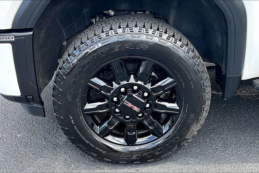 Used 2026 GMC Sierra 2500 AT4 w/ AT4 Premium Plus Package AWD/4WD image 32