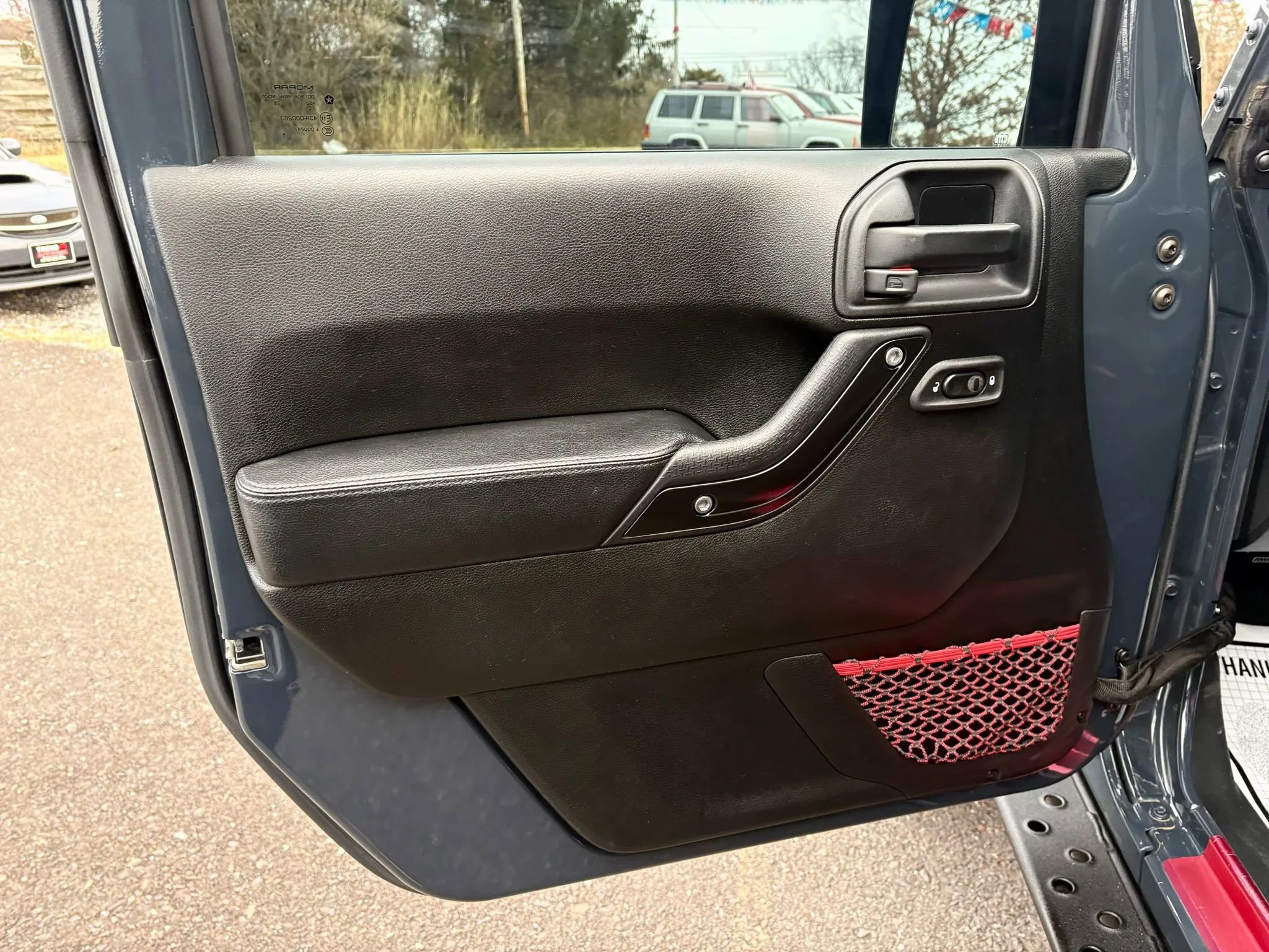 Used 2017 Jeep Wrangler Unlimited Rubicon image 9