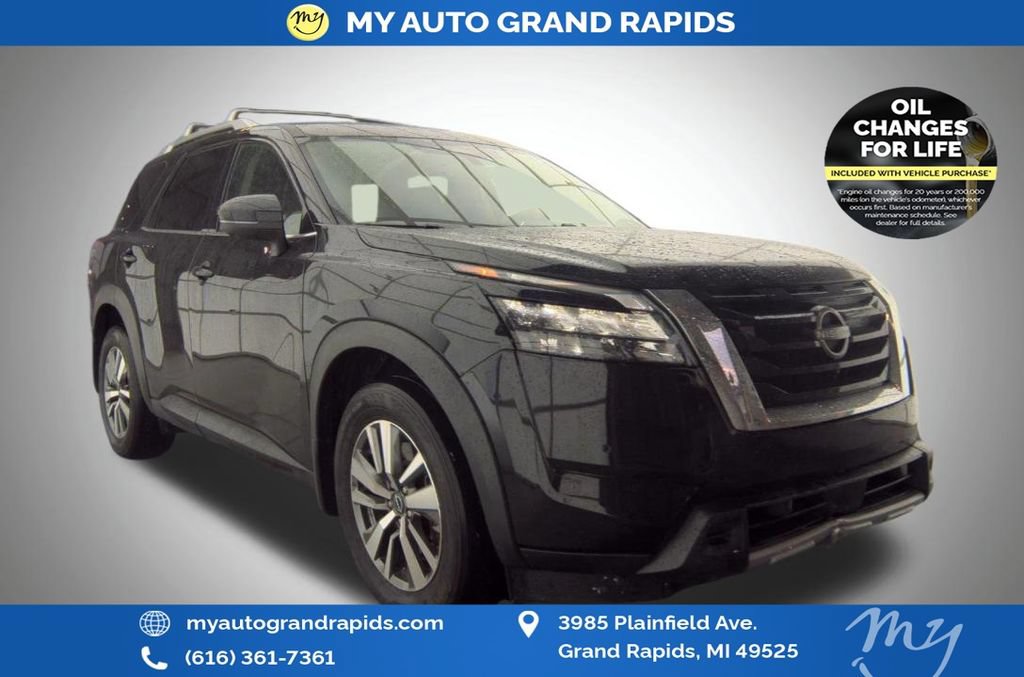 Used 2025 Nissan Pathfinder SL AWD/4WD image 37