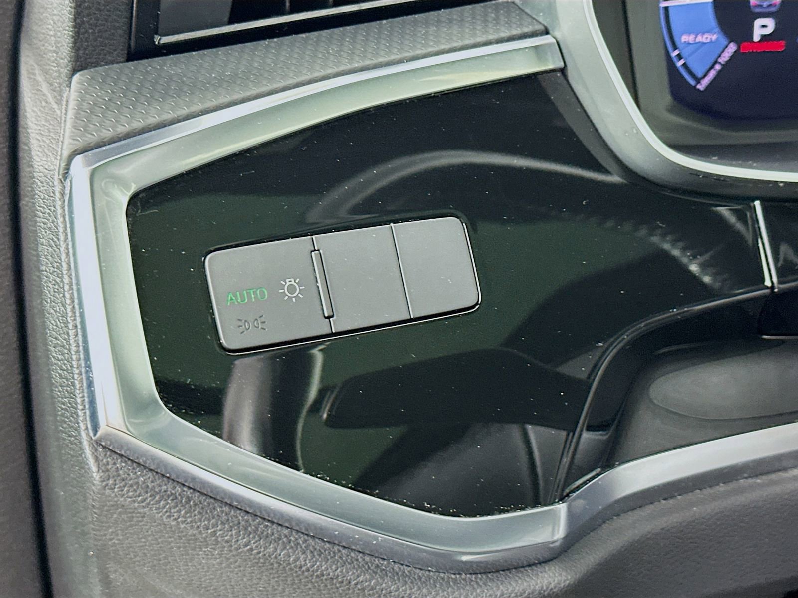 Used 2020 Audi Q3 2.0T Premium w/ Convenience Package image 11