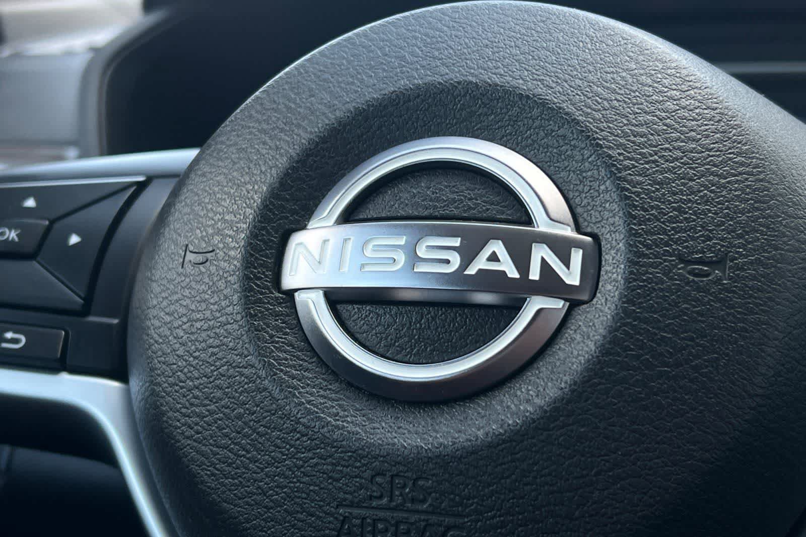 Used 2025 Nissan Altima 2.5 SV FWD image 35
