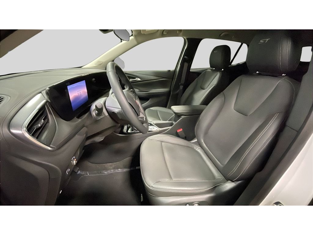 Used 2024 Buick Encore GX Sport Touring w/ Comfort Package image 11