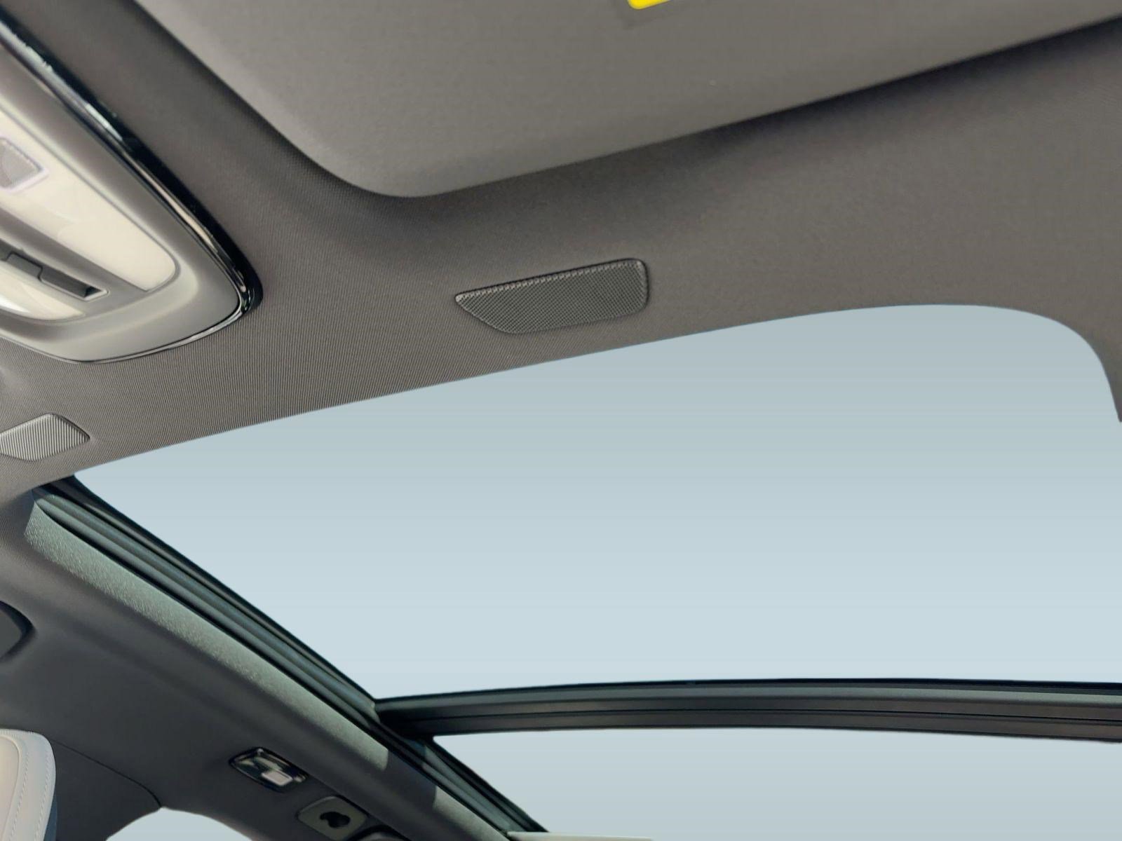 New 2026 Volvo XC60 B5 Plus w/ Climate Package image 16