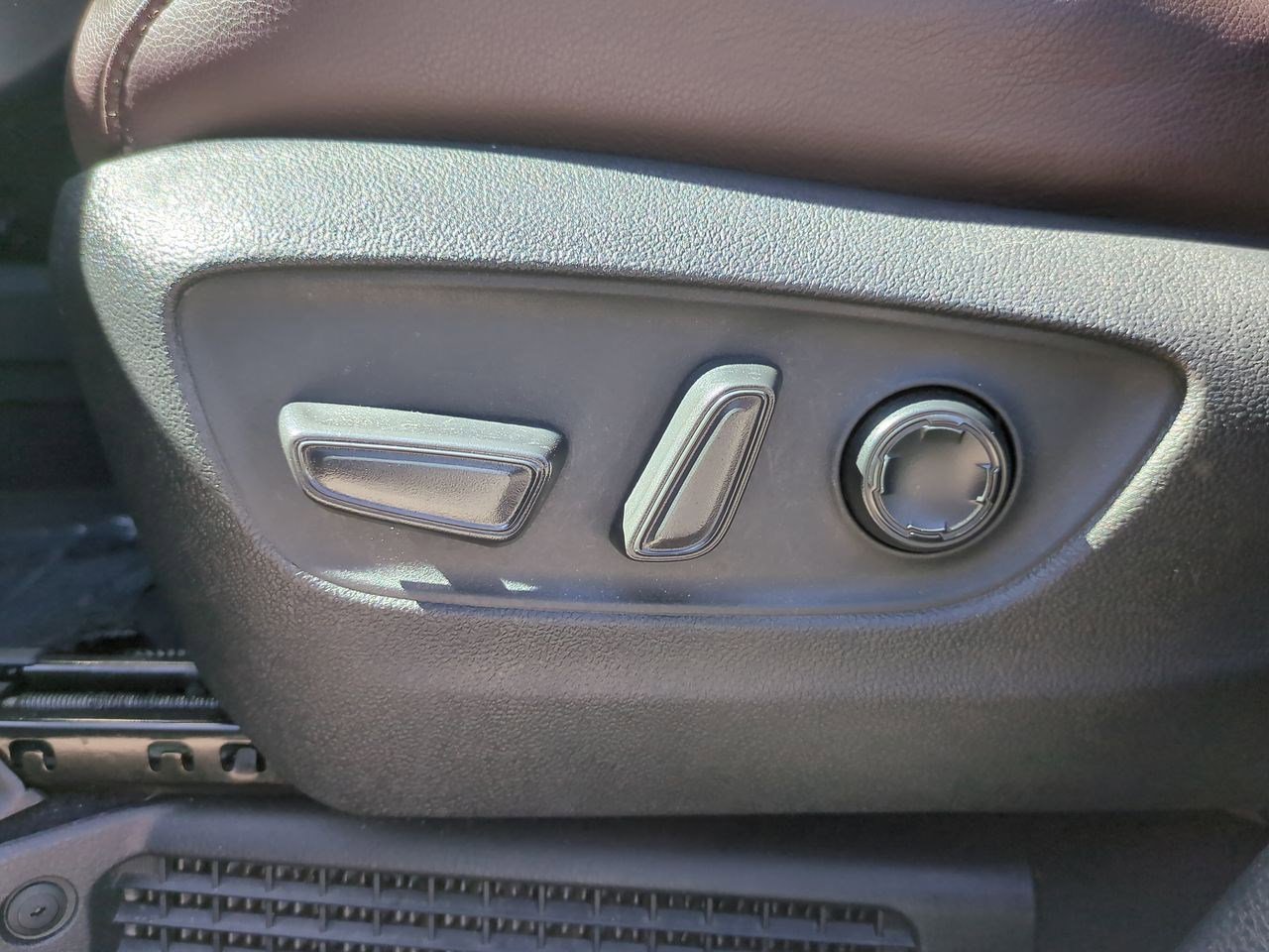 Used 2022 Toyota Sienna Platinum image 18