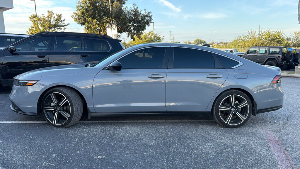 Used 2025 Honda Accord Sport image 7