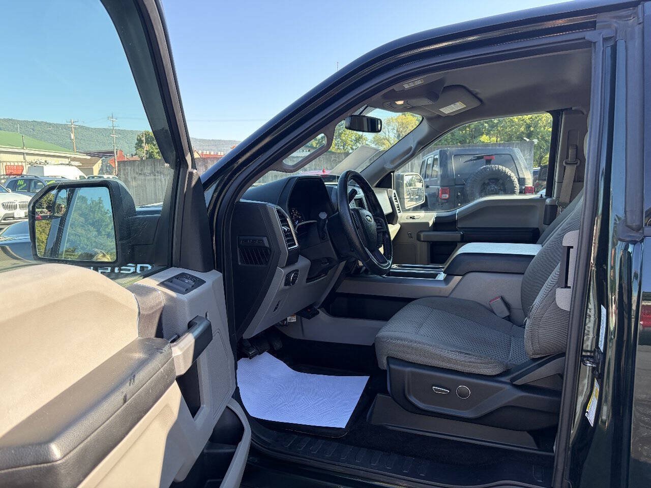 Used 2015 Ford F150 XLT w/ Equipment Group 301A Mid AWD/4WD image 11