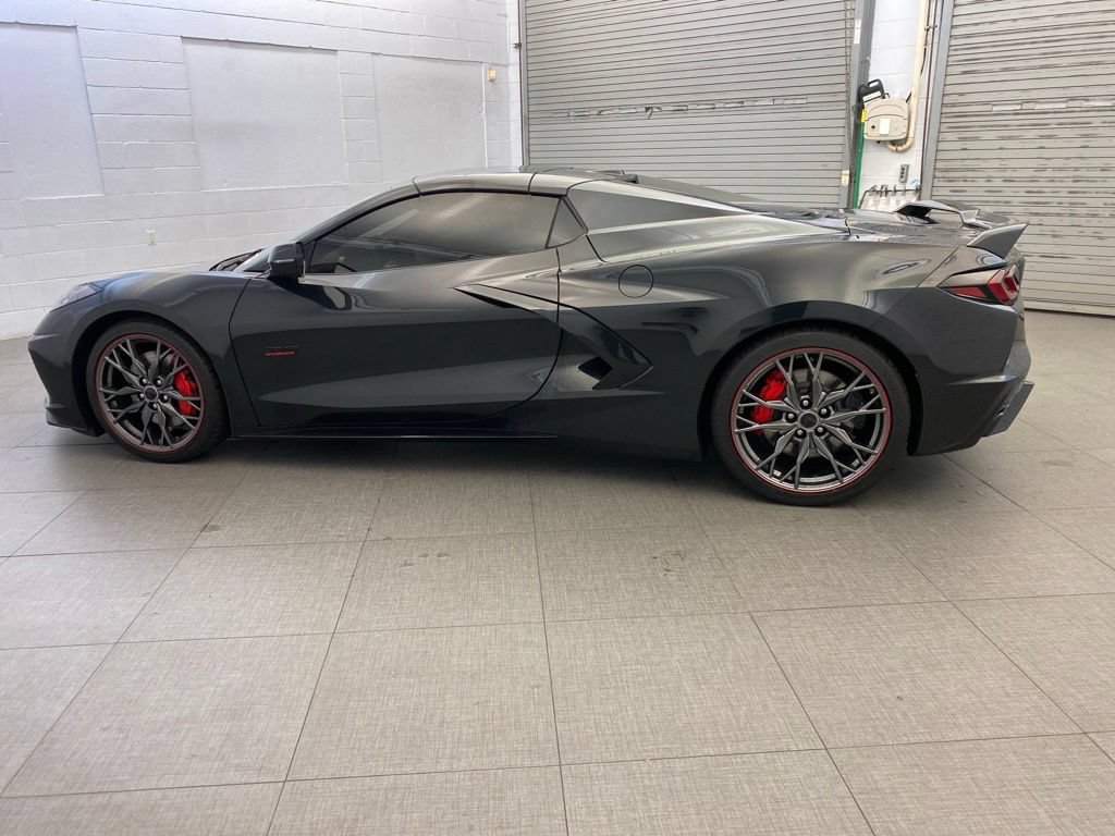 Used 2023 Chevrolet Corvette Stingray Premium Conv w/ Z51 Performance Package RWD image 9