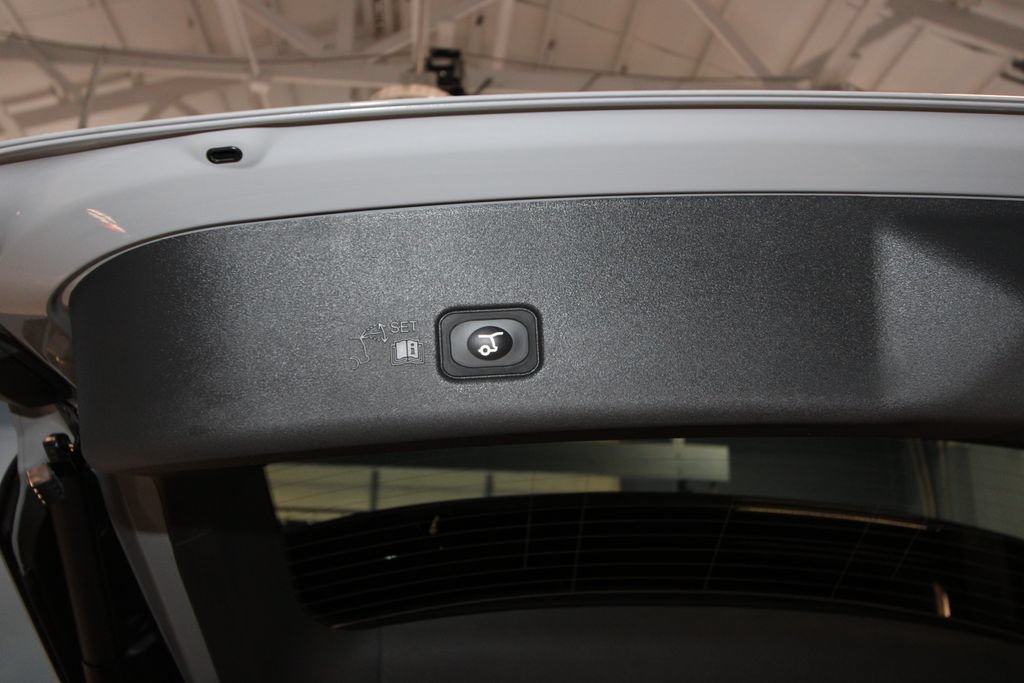 Used 2026 Lincoln Nautilus Reserve AWD/4WD image 45