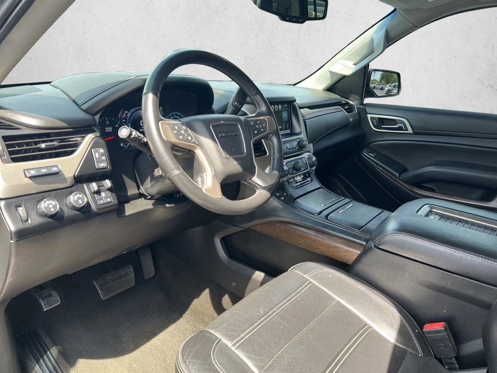 Used 2018 GMC Yukon XL Denali AWD/4WD image 9