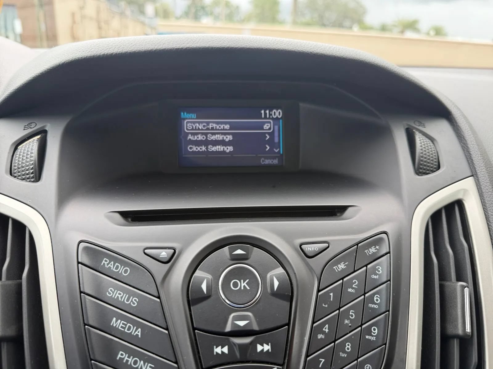 Used 2014 Ford Focus SE FWD image 24