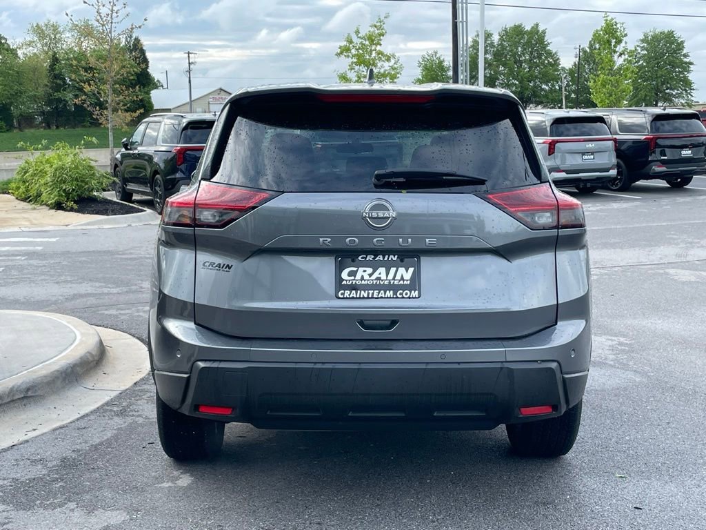 Used 2024 Nissan Rogue SV AWD/4WD image 6