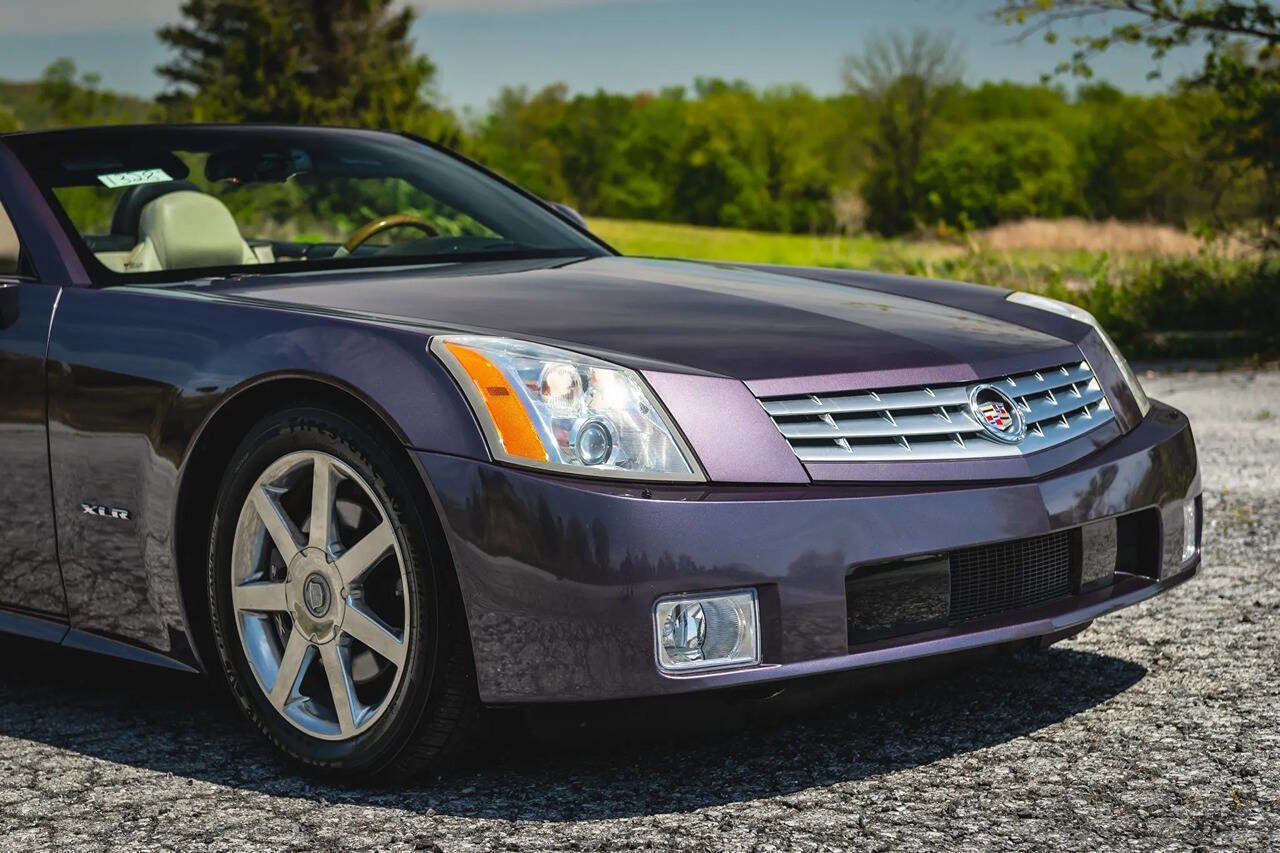 Used 2004 Cadillac XLR image 24