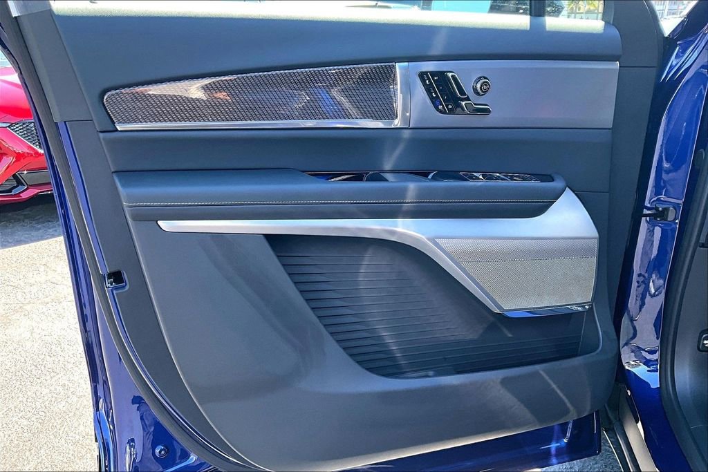 New 2026 Cadillac Vistiq Sport image 11