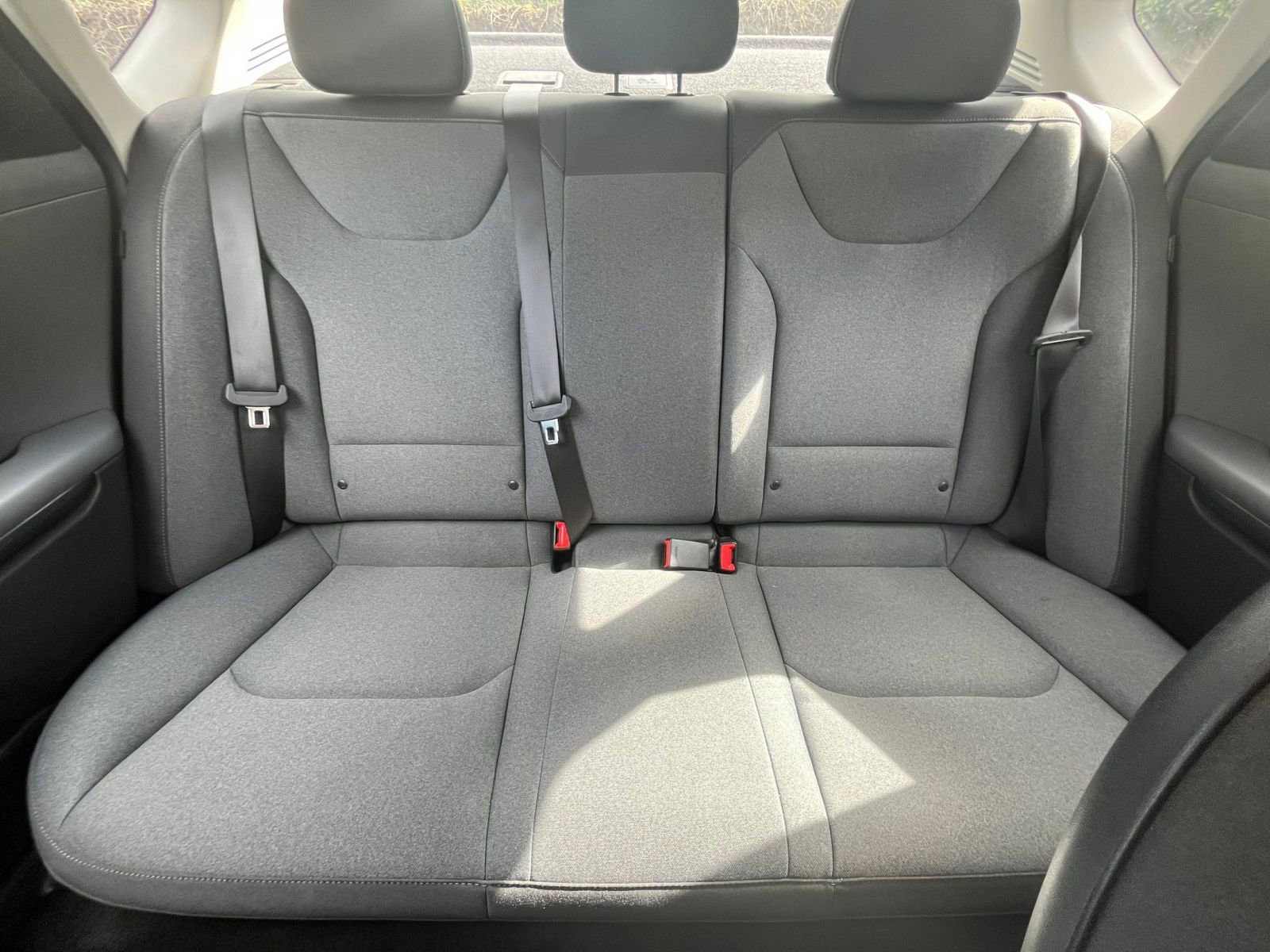 Used 2025 Kia K4 LXS image 37