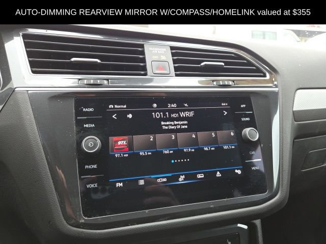 Used 2023 Volkswagen Tiguan SE R-Line image 16