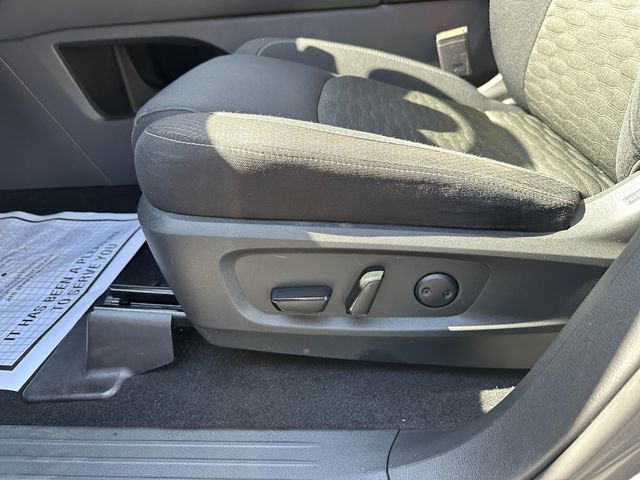 Used 2022 Nissan Pathfinder SV AWD/4WD image 21