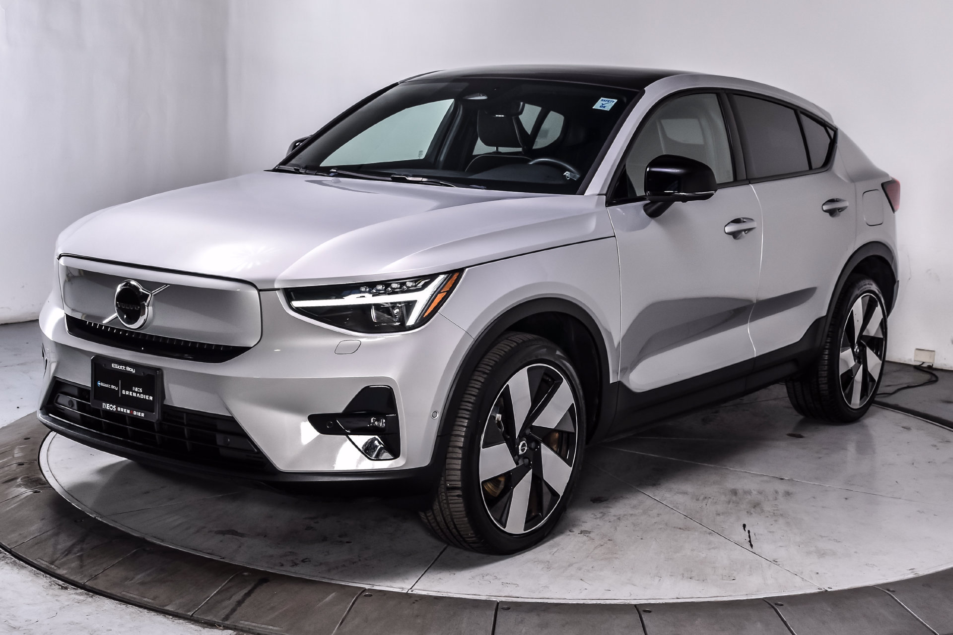 Used 2023 Volvo C40 P8 Recharge Ultimate w/ Protection Package Premier AWD/4WD image 3