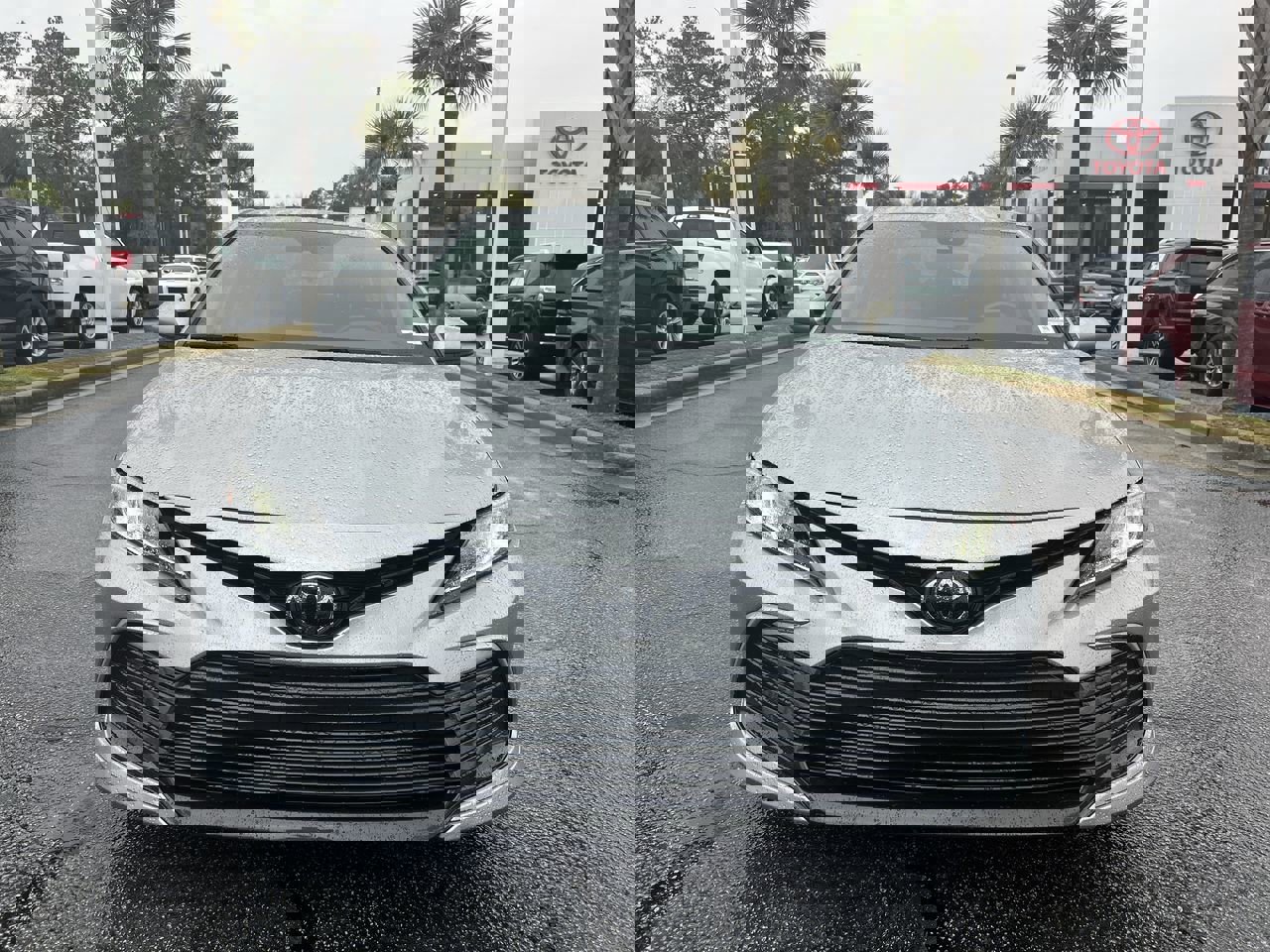 Used 2023 Toyota Camry LE image 3