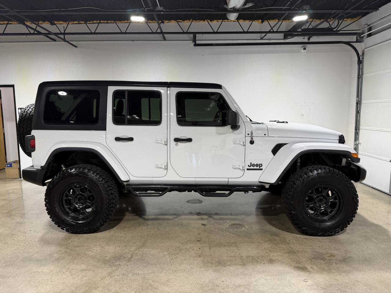 Used 2021 Jeep Wrangler Unlimited Sport AWD/4WD image 5