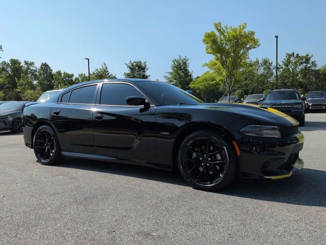 Used 2019 Dodge Charger R/T w/ Plus Group RWD image 2