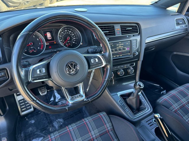 Used 2017 Volkswagen GTI S image 3