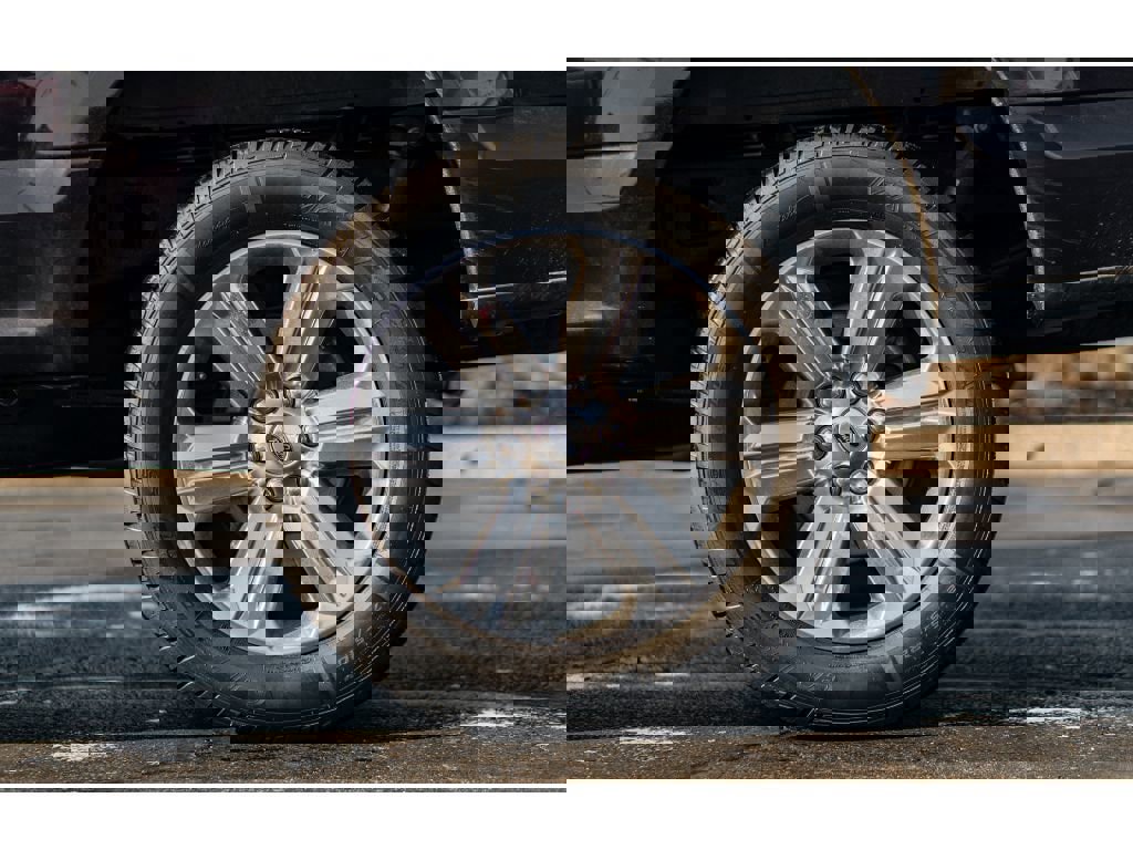 Used 2019 Ford F150 XLT w/ Equipment Group 302A Luxury image 5