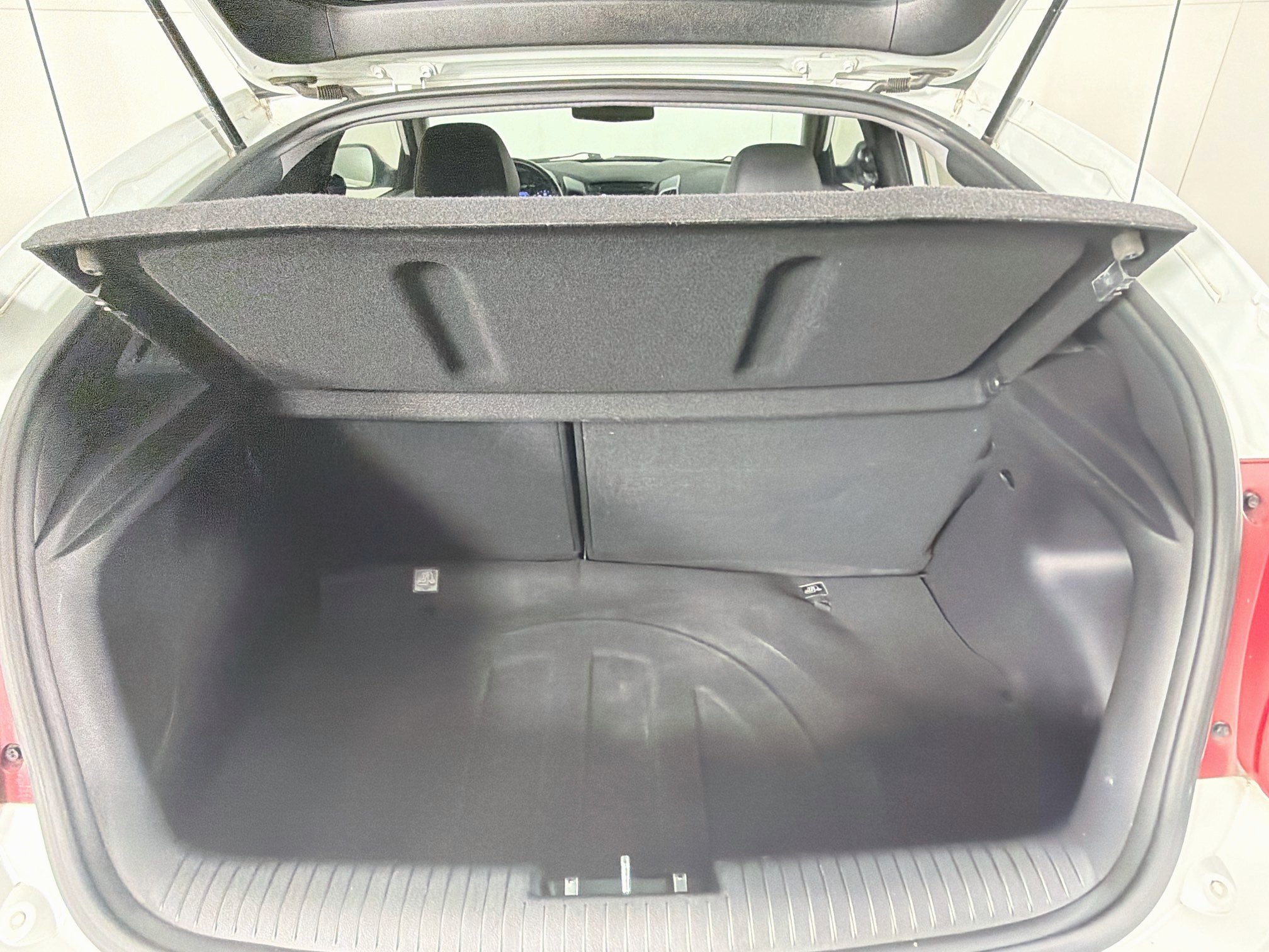 Used 2014 Hyundai Veloster Turbo FWD image 25