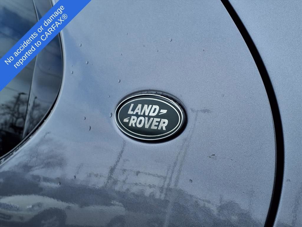 Used 2024 Land Rover Discovery S image 12