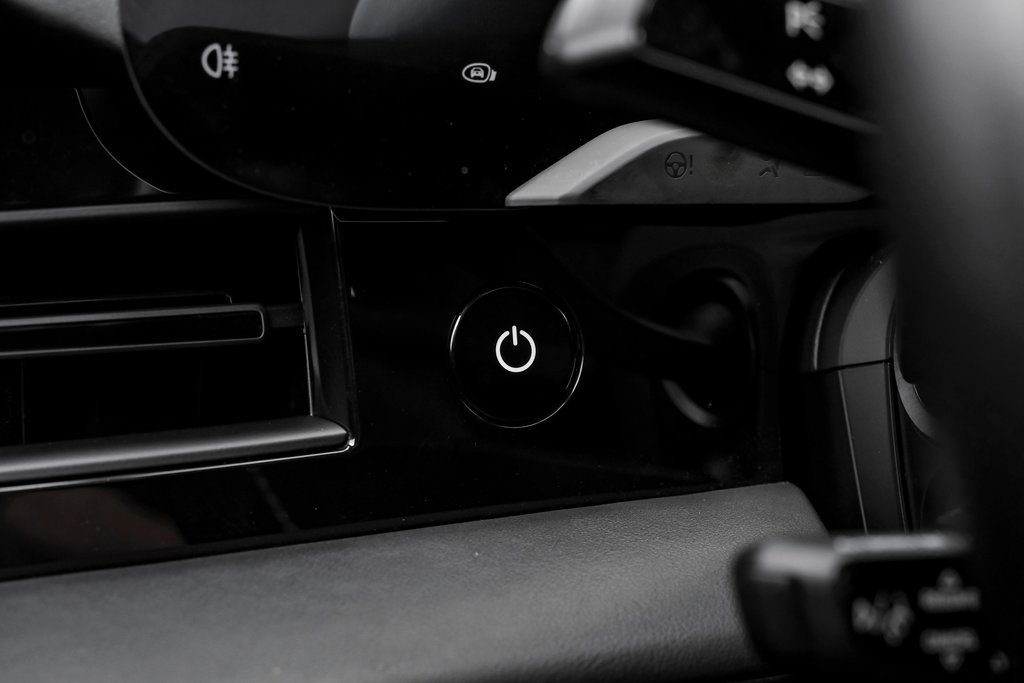 Used 2022 Porsche Taycan image 28