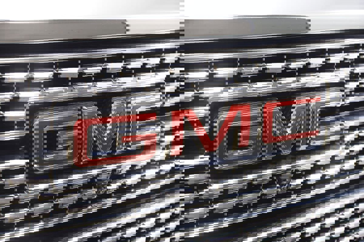 Used 2022 GMC Sierra 2500 Denali w/ Snow Plow Prep/Camper Package image 15