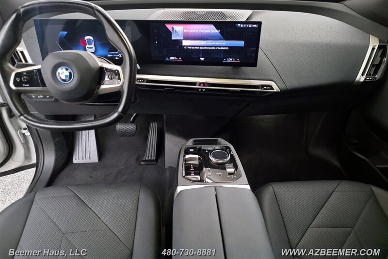 Used 2023 BMW iX xDrive50 w/ Sport Package AWD/4WD image 28