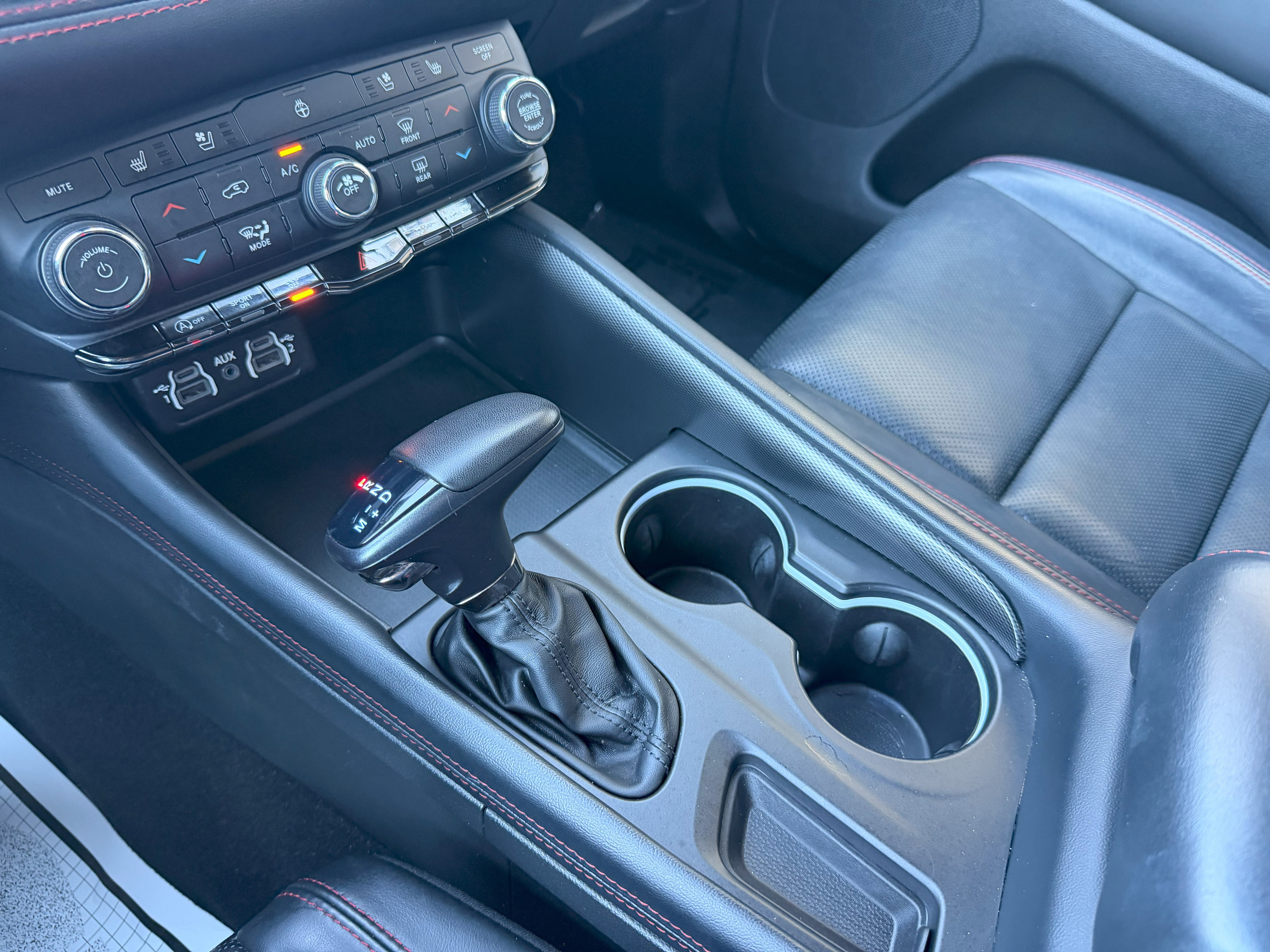 Used 2024 Dodge Durango GT image 15