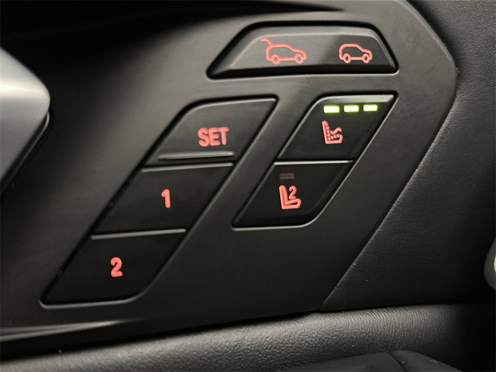 Used 2021 BMW X6 M w/ Executive Package image 31