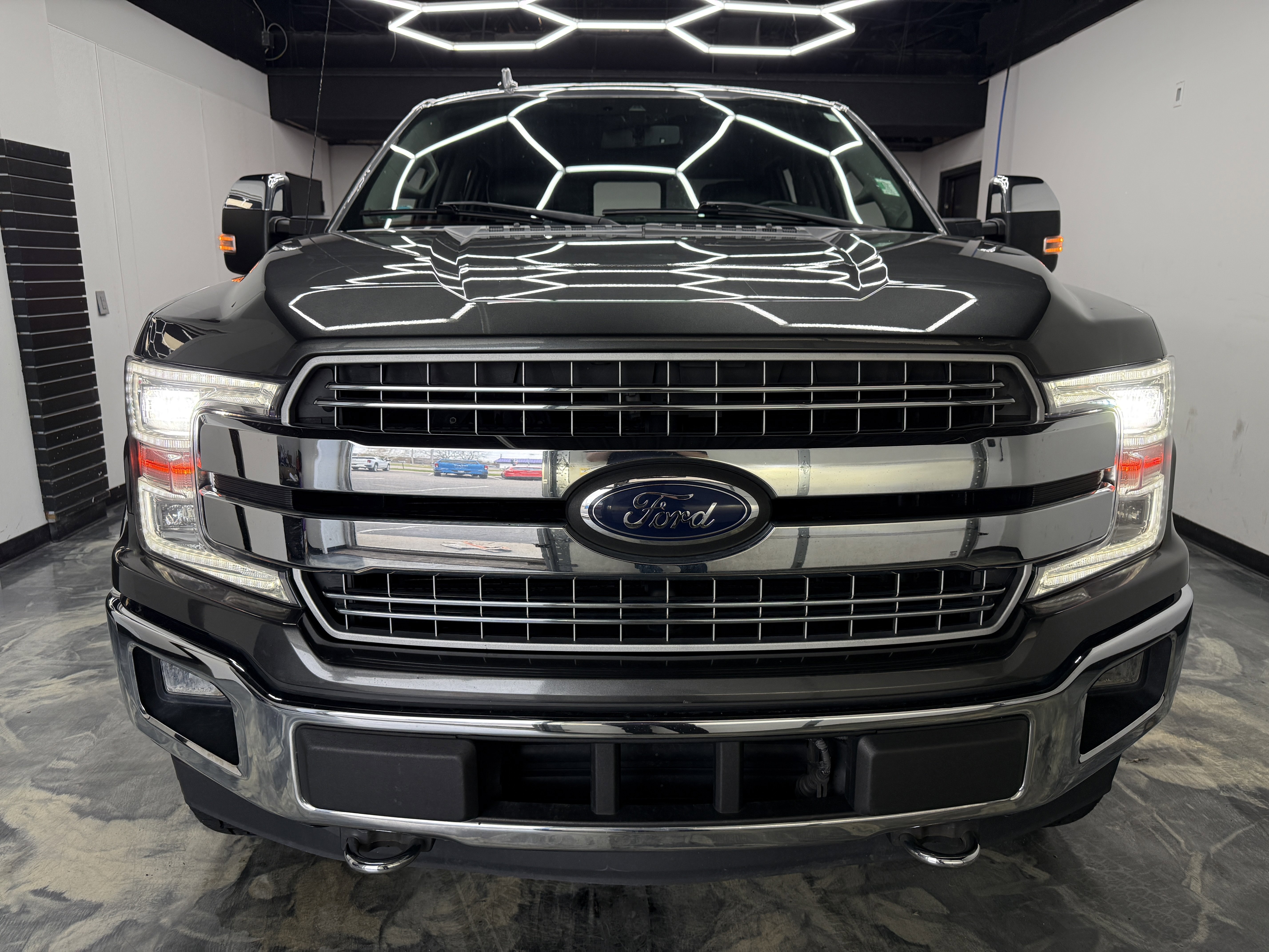 Used 2018 Ford F150 Lariat w/ Equipment Group 502A Luxury AWD/4WD image 7