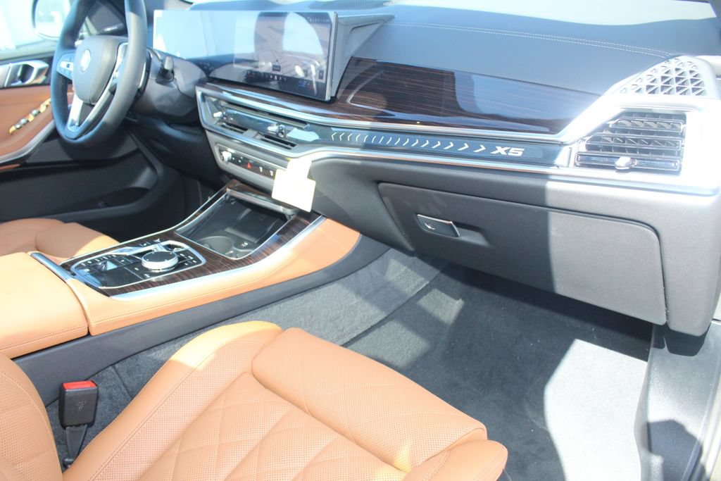 Used 2026 BMW X5 xDrive40i AWD/4WD image 24