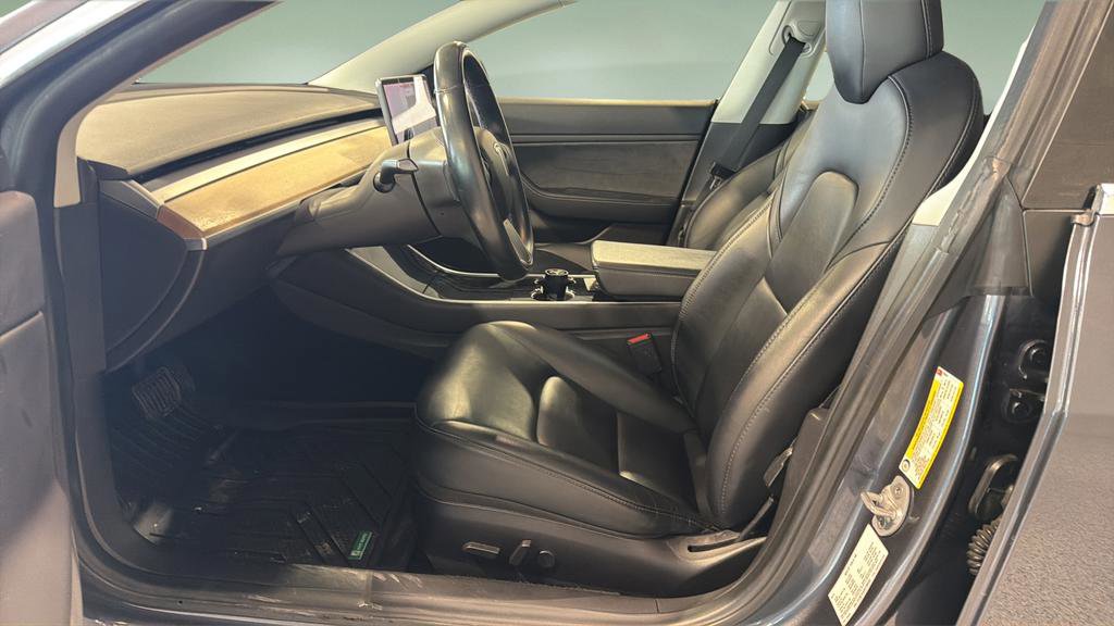 Used 2019 Tesla Model 3 Standard Range Plus RWD image 10