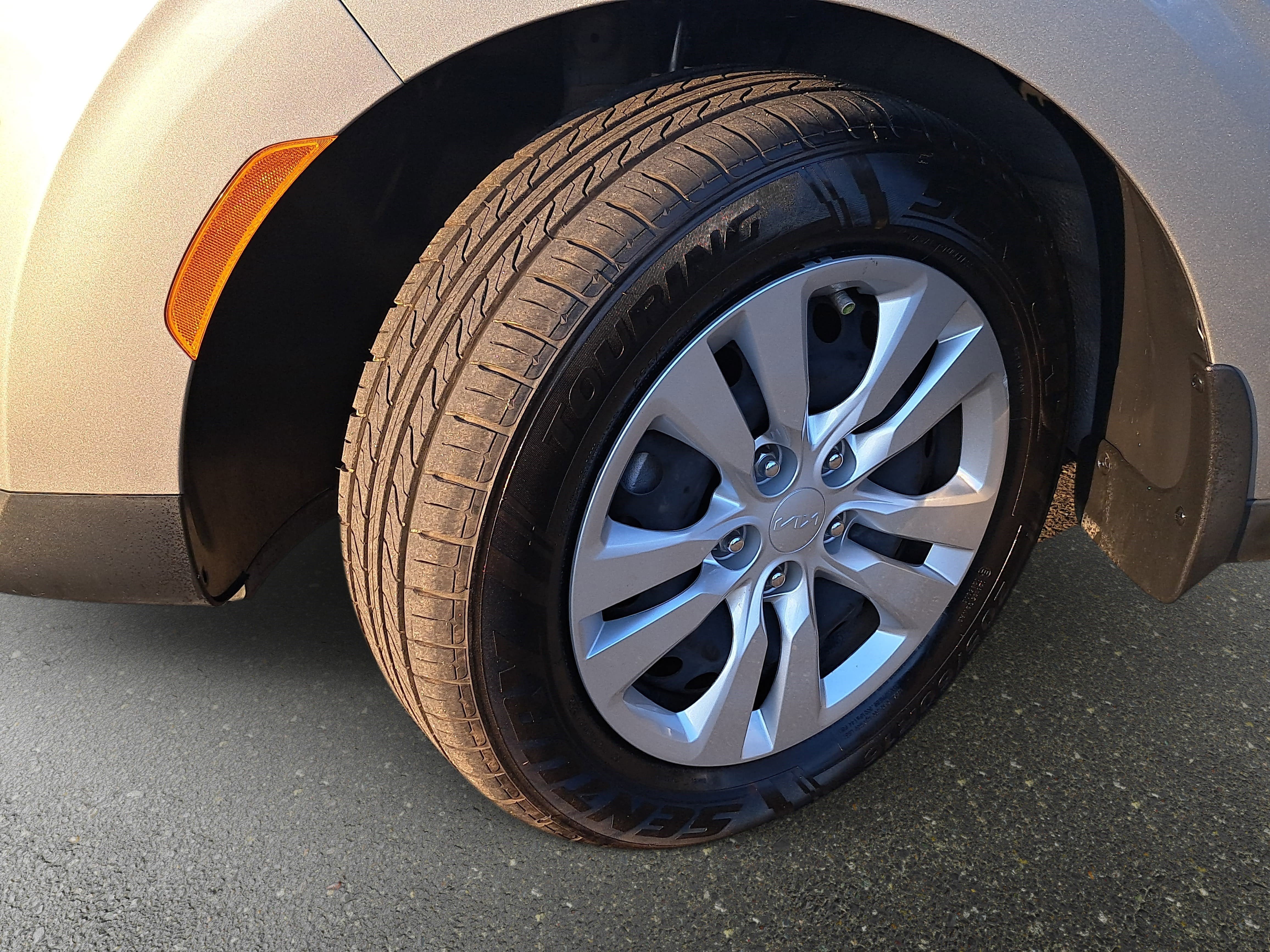 Used 2023 Kia Soul LX image 29