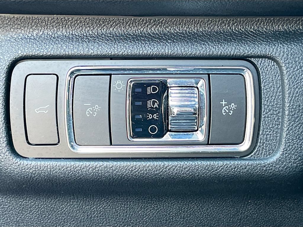 Used 2025 Lincoln Corsair FWD image 10