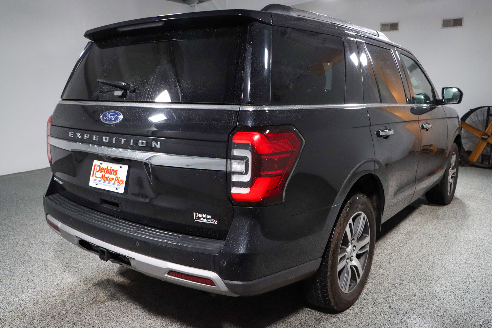 Used 2022 Ford Expedition Limited RWD image 7