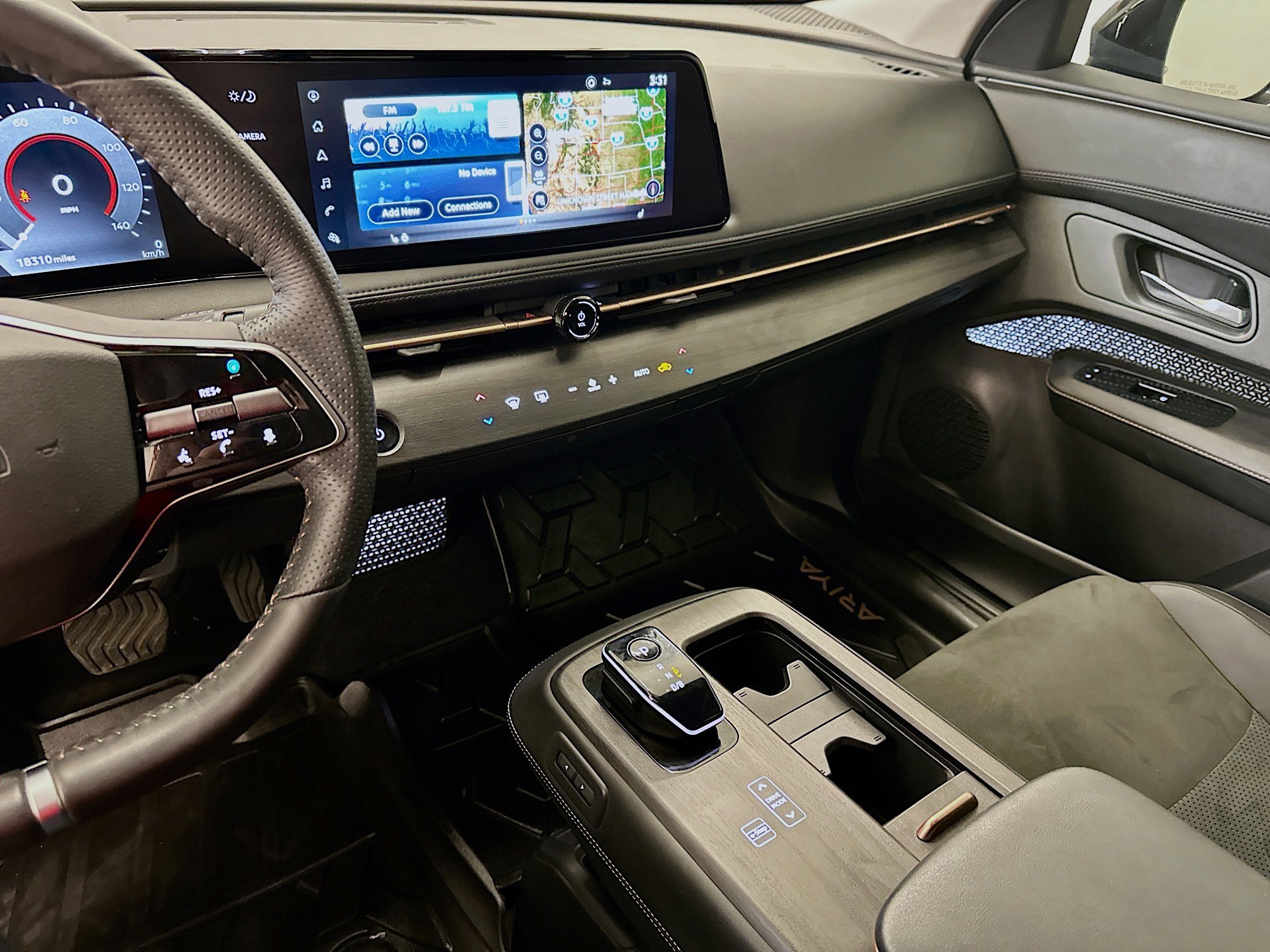 Used 2023 Nissan Ariya AWD image 26