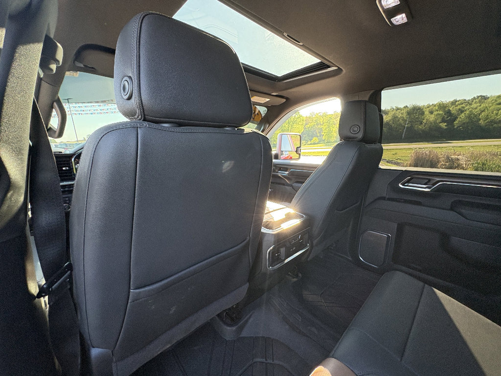 Used 2024 Chevrolet Silverado 3500 High Country w/ High Country Premium Package AWD/4WD image 18