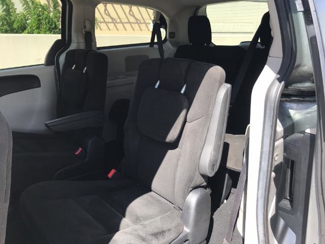 Used 2016 Dodge Grand Caravan SXT FWD image 9