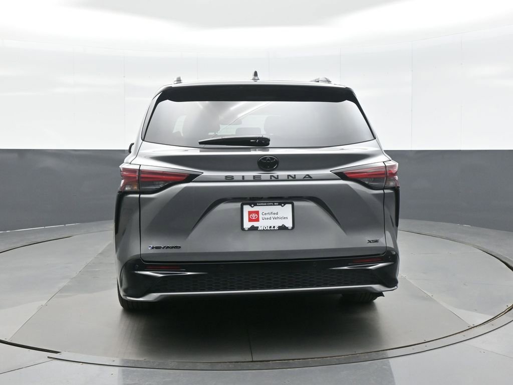Certified 2026 Toyota Sienna XSE image 8