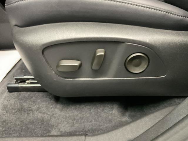 Used 2026 GMC Acadia Elevation w/ Elevation Premium Package FWD image 17