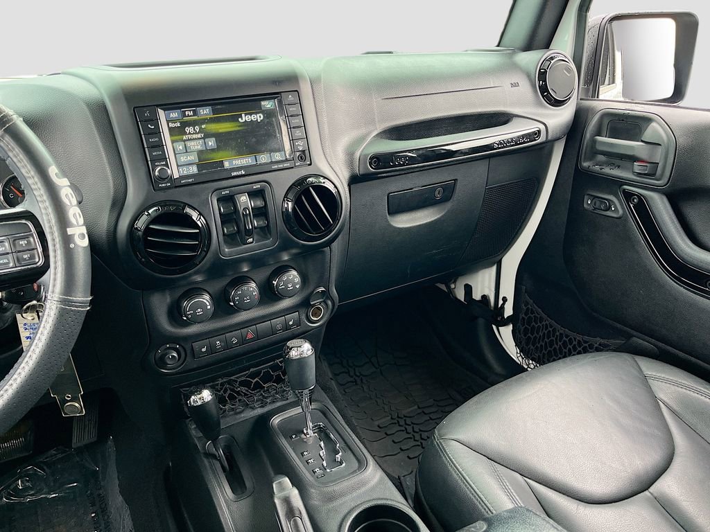 Used 2015 Jeep Wrangler Unlimited Sahara image 20