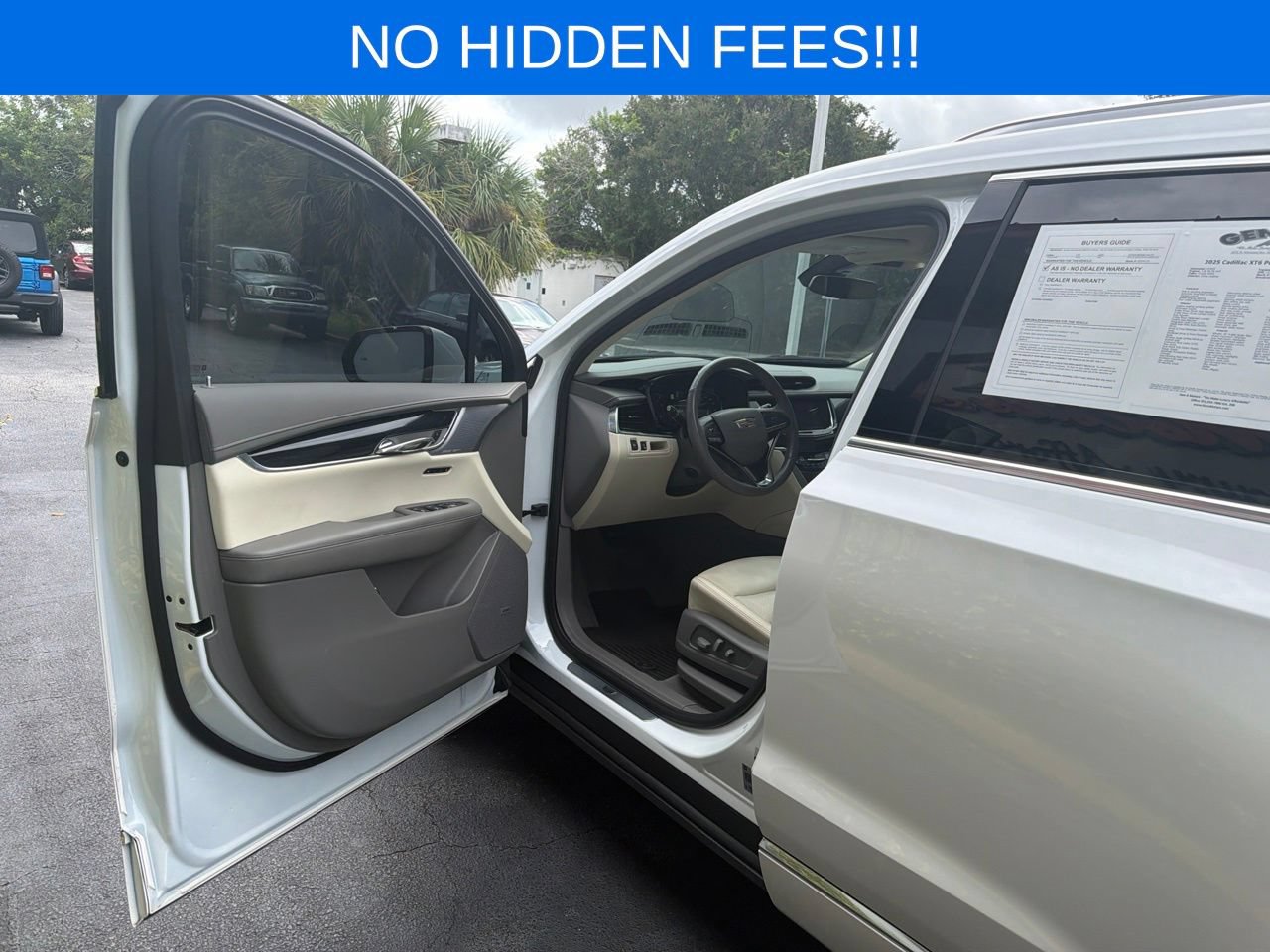 Used 2025 Cadillac XT6 Premium Luxury w/ LPO, Floor Liner Package FWD image 9
